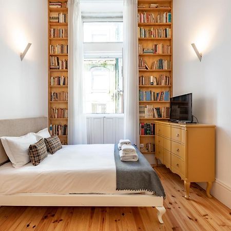 Viva Library Studio Porto Luaran gambar