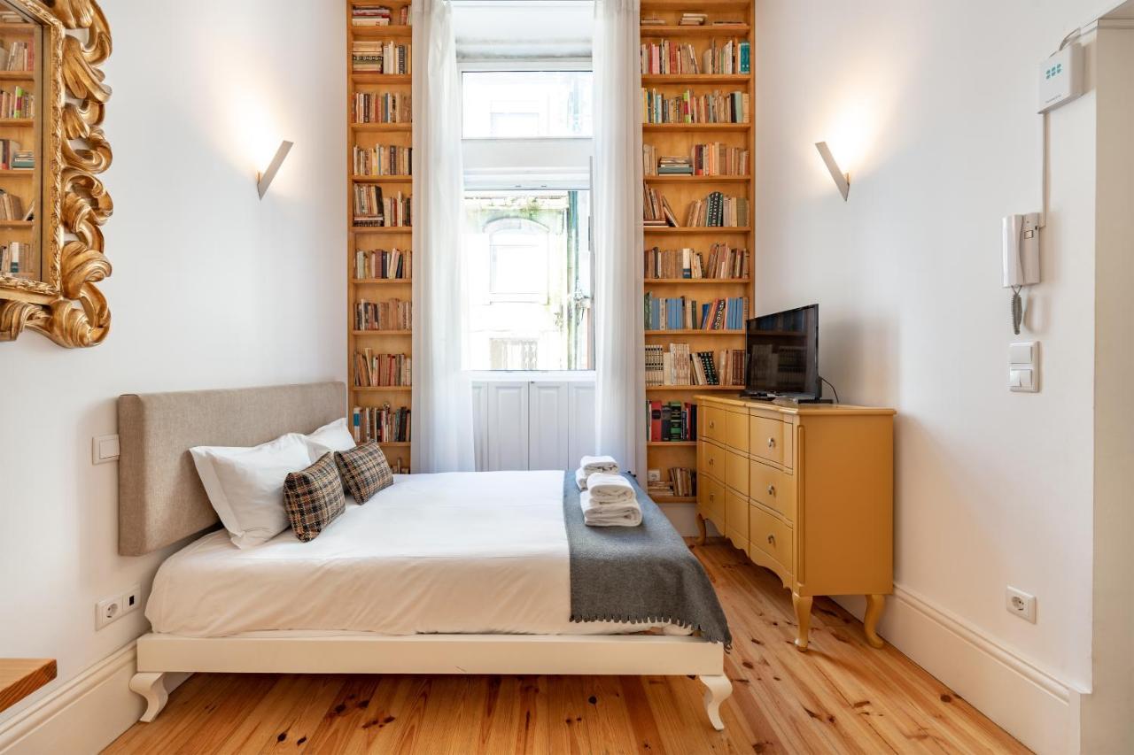 Viva Library Studio Porto Luaran gambar